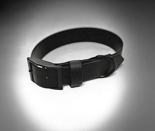 1.5” The Buckle Collar - Blackout Edition